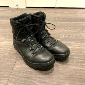 LOWA R-6 GTX Boots